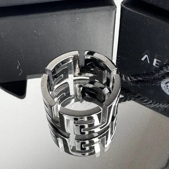 Ring - Picture 3 of 13